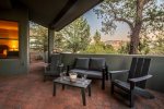 Have a drinks with friends and family with views and privacy on the patio